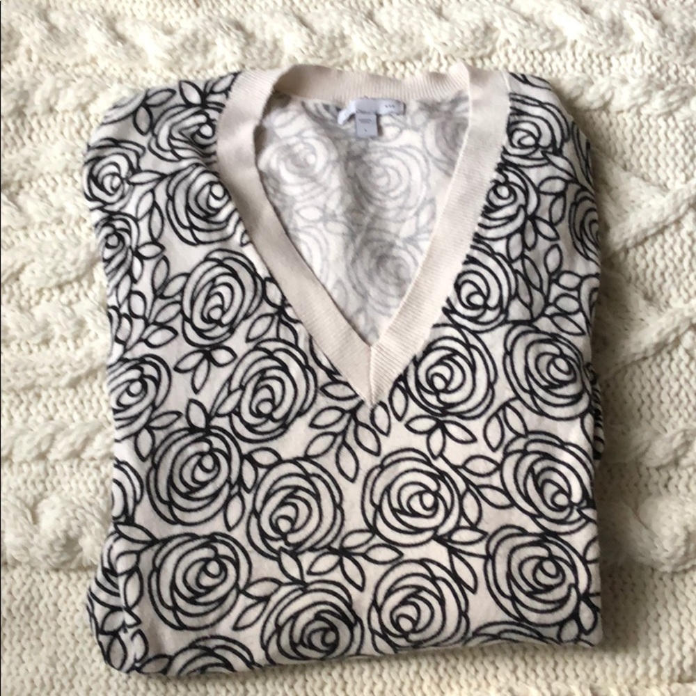Gap black/white rose print sweater